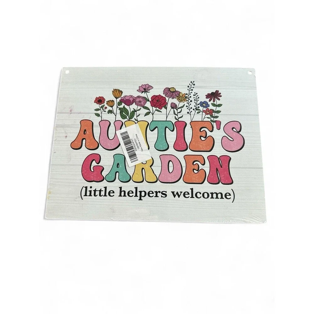 Auntie’s Garden Hanging Garden Sign Little Helpers Welcome White Wood w/ Rope